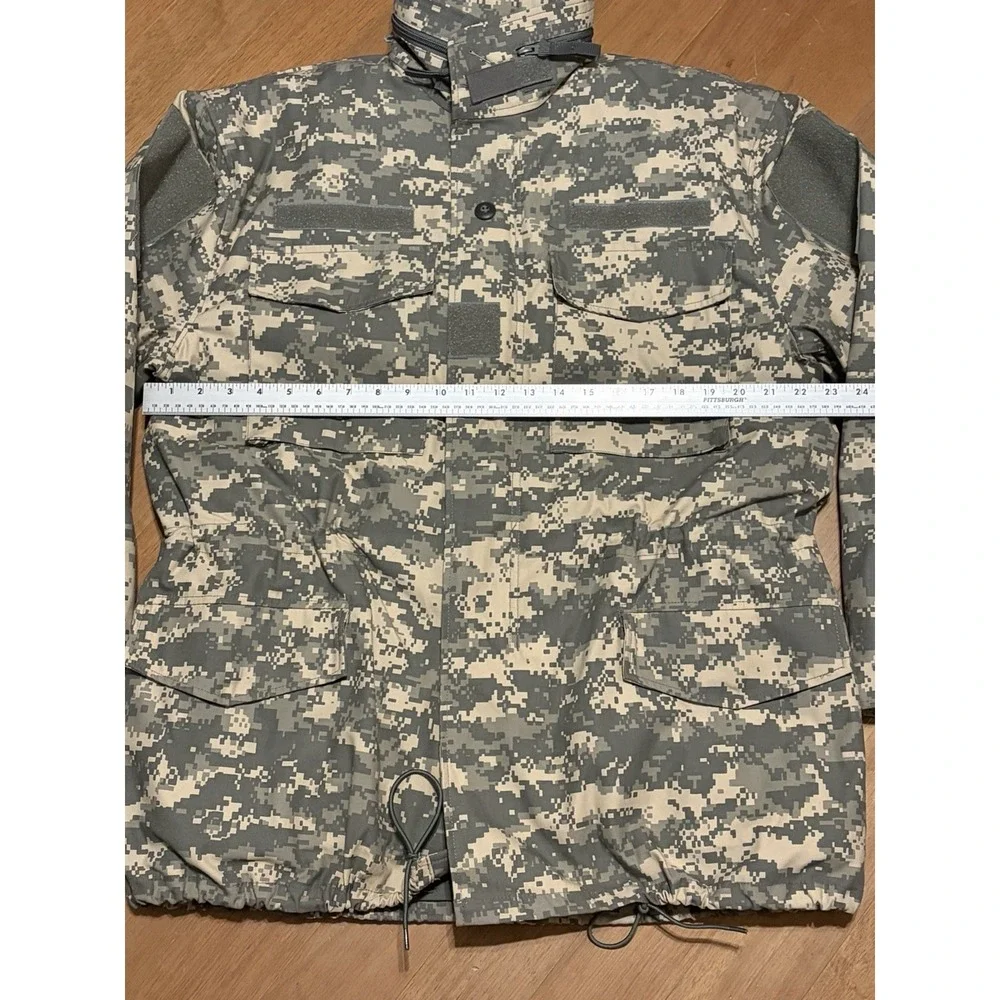 US Military M-65 Rothco Cold Weather Universal Digital Camo Field Coat Jacket M